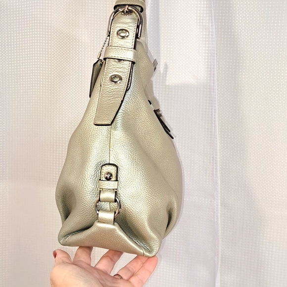 Metallic Coach Shoulder or Large Crossbody Mint Condition - Picture 5 of 16